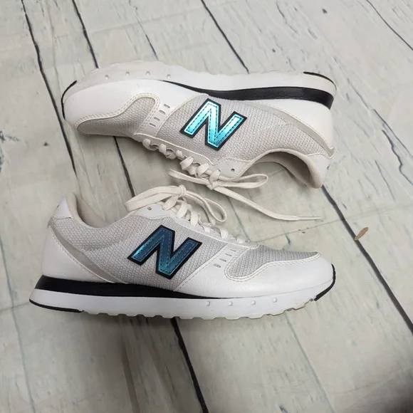 New Balance 311 tennis shoes - Picture 3 of 8